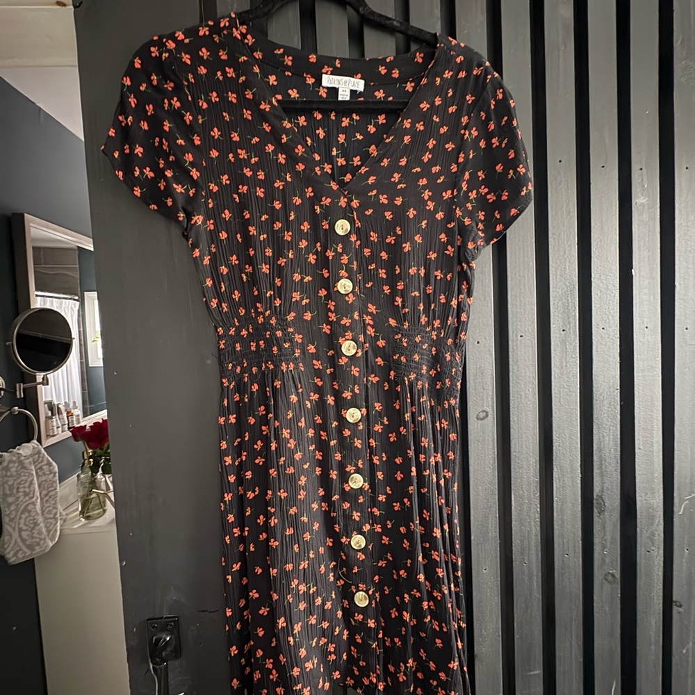 Forever 21 Black and Red Floral Midi Dress